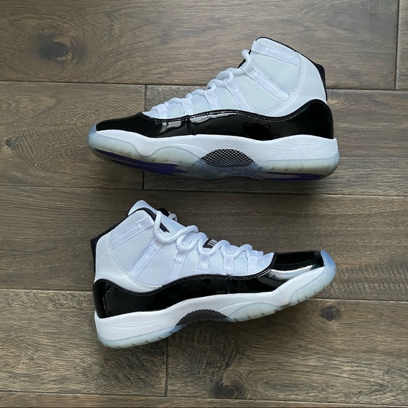 Air Jordan 11 Retro. Size 7Y. Gently worn. No box. - Picture 3 of 5